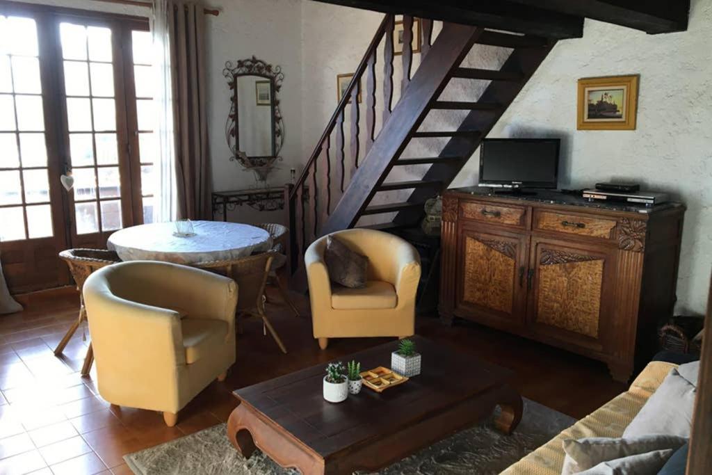 Demi Villa A 150M De La Plage Avec Vue Sur Mer Appietto المظهر الخارجي الصورة